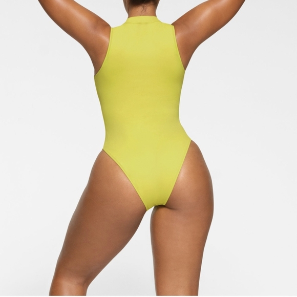 NWT SKIMS ZIP FRONT SLEEVELESS ONE PIECE SWIM IN CITRUS - Picture 3 of 7